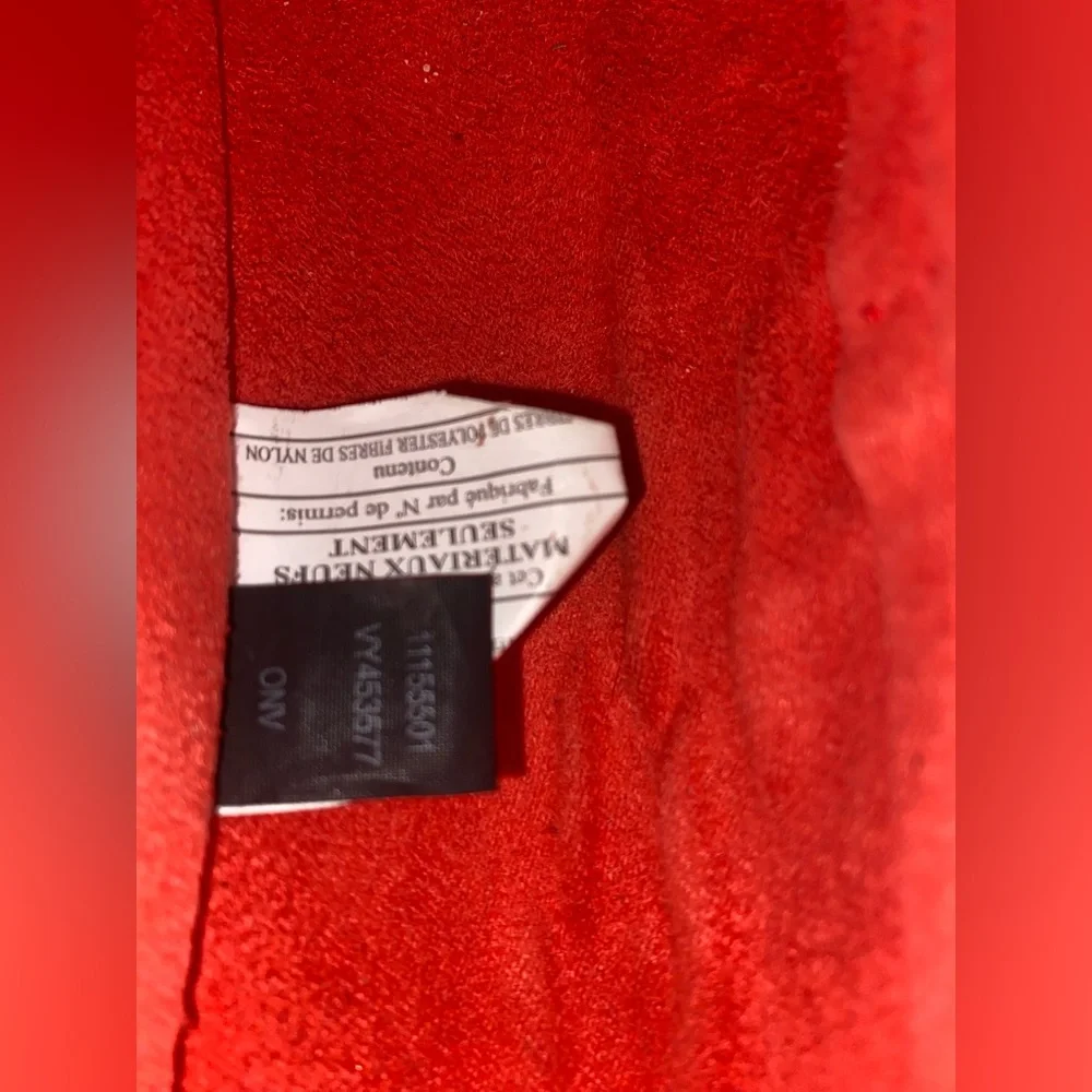 Guess - Picture 8 of 8